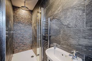 En Suite- click for photo gallery